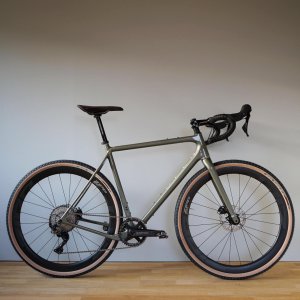 California sage green Open Up Gravel / Allroad Bike with Zipp Wheels and Thomson components